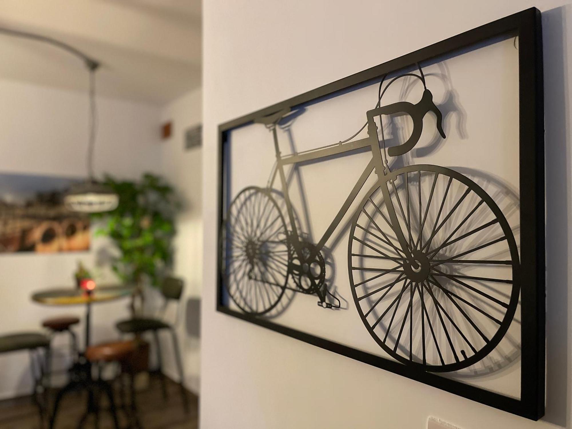 Industrial Charm Apt, Prime Location Apartman *