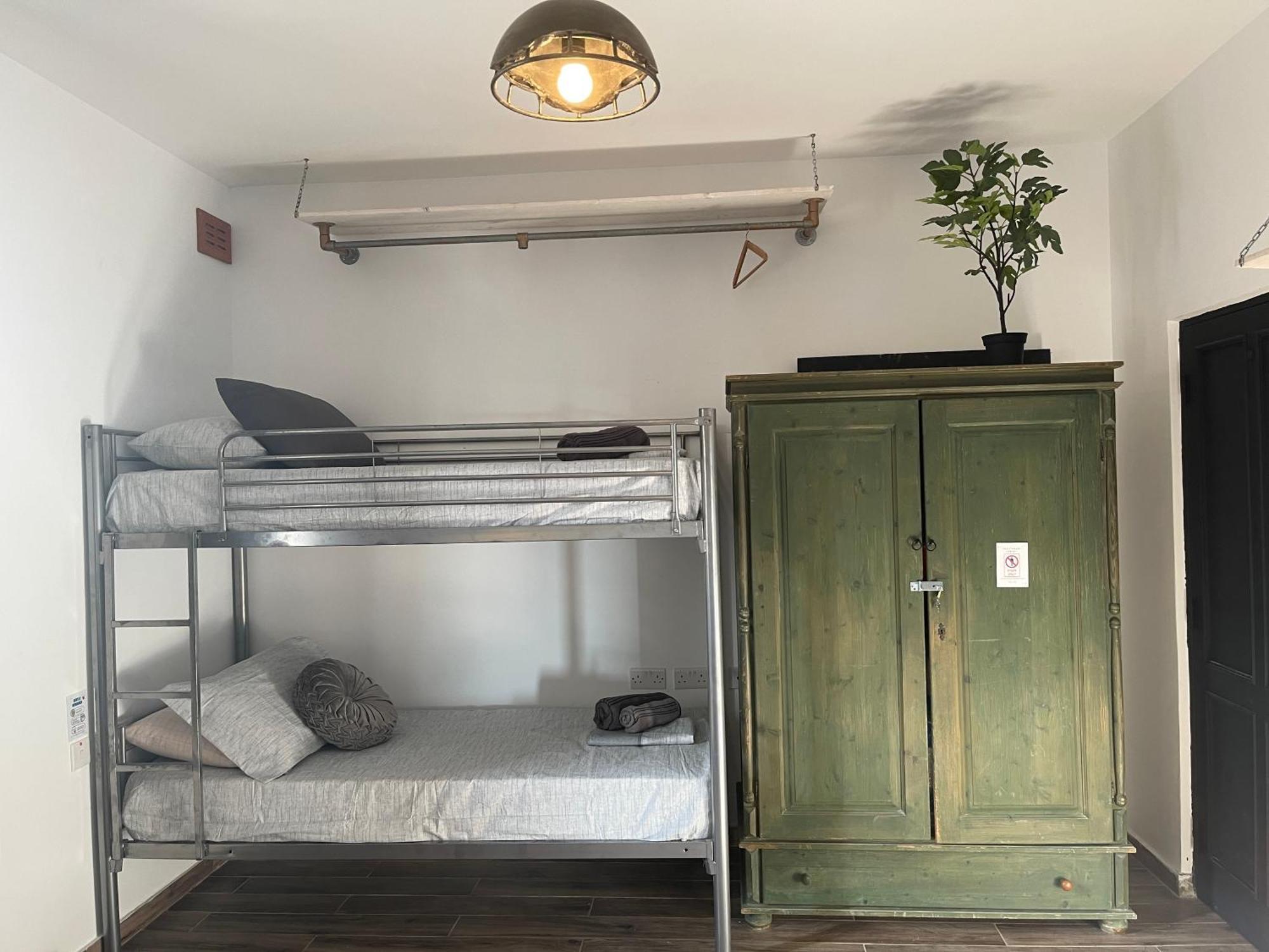 Industrial Charm Apt, Prime Location