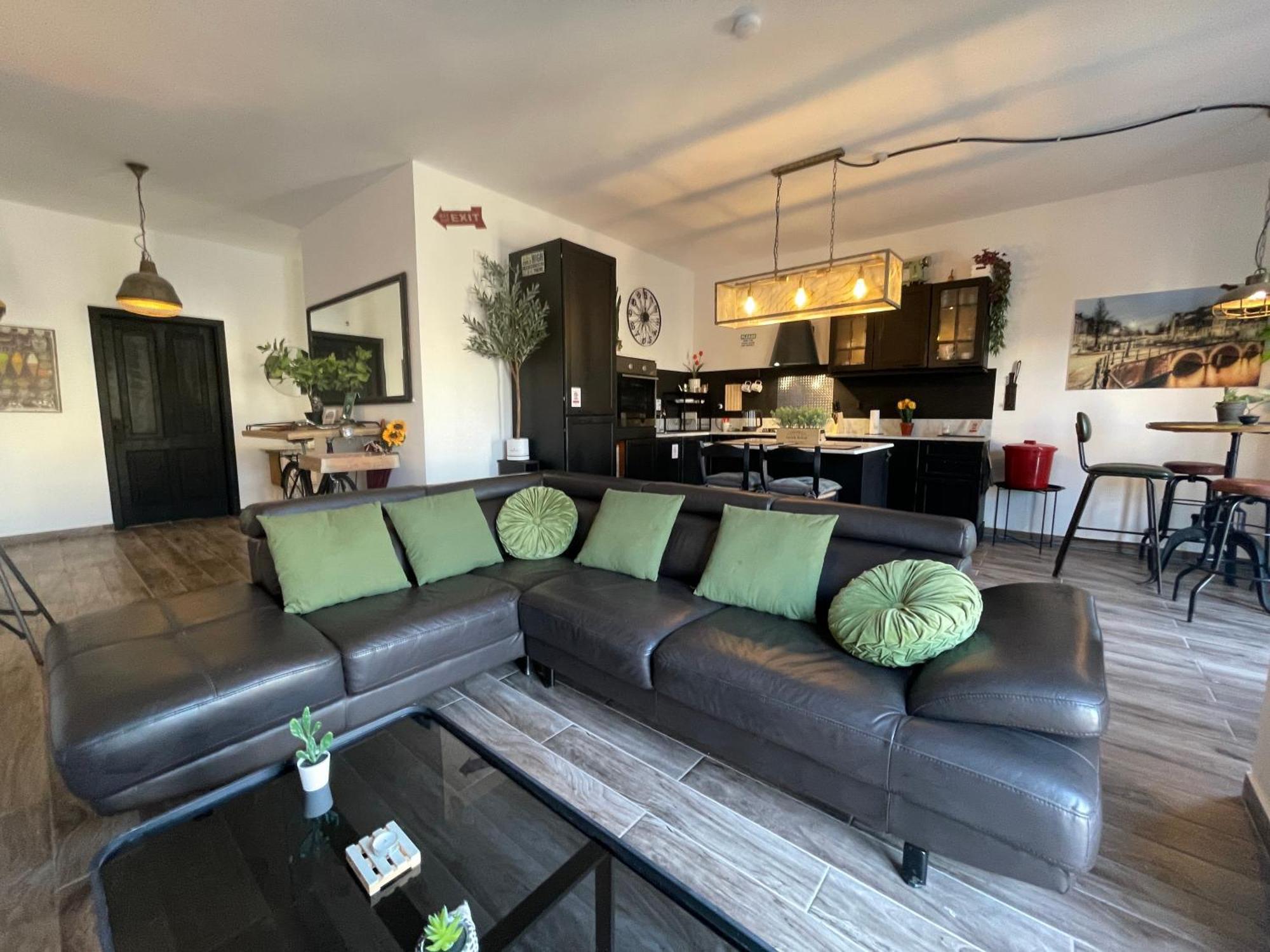 Apartamento Industrial Charm Apt, Prime Location *