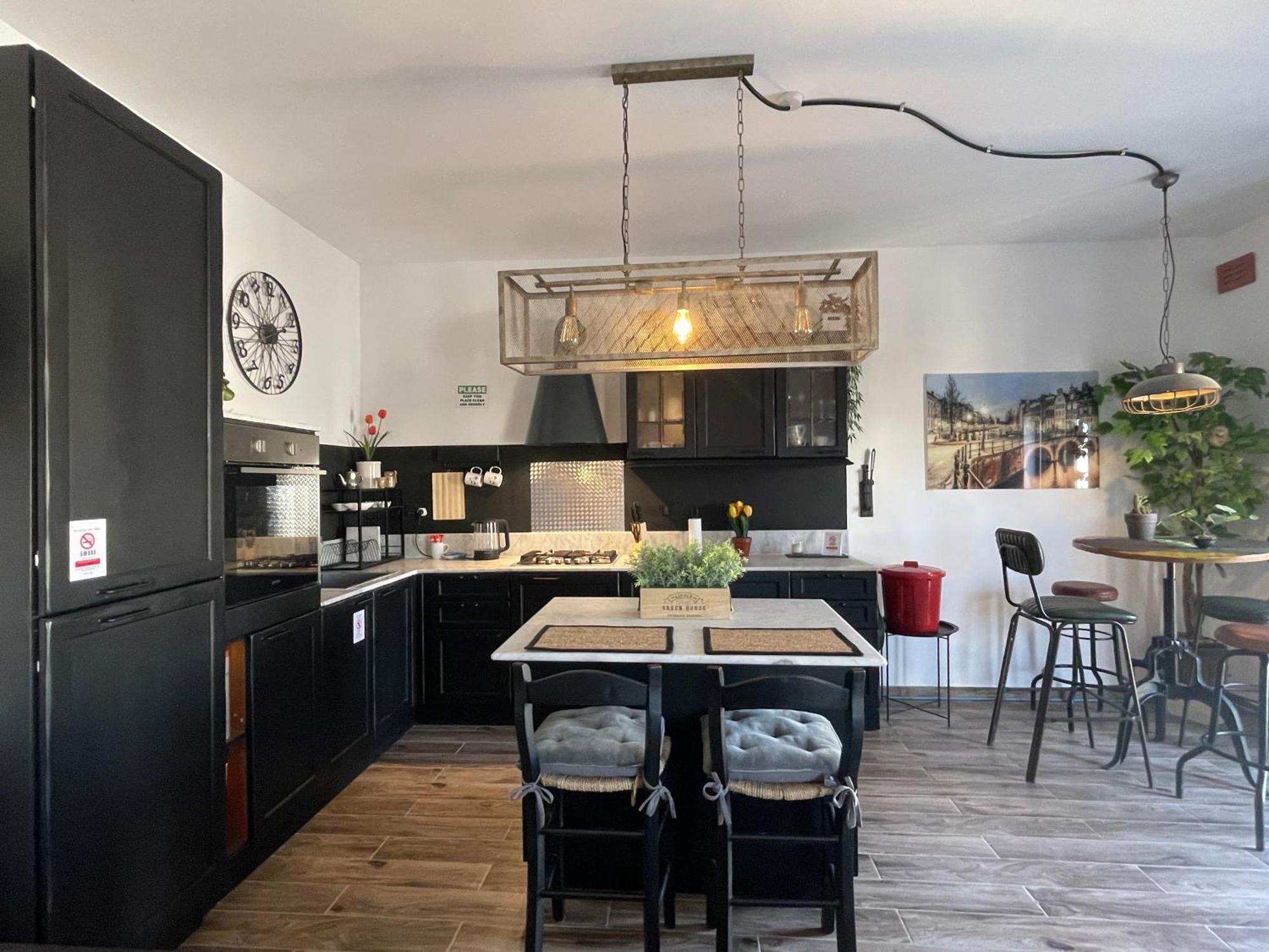 Industrial Charm Apt, Prime Location *