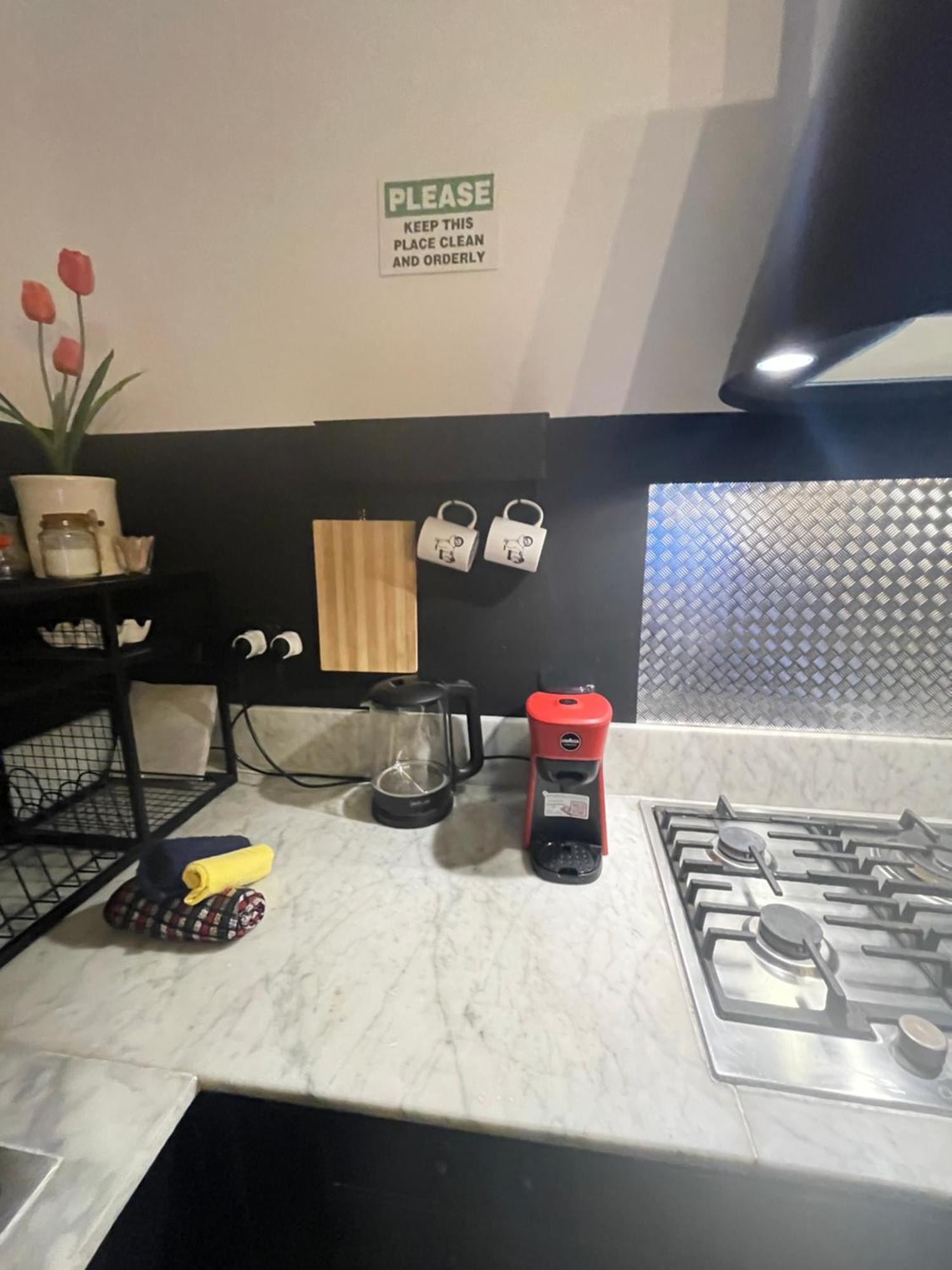 Industrial Charm Apt, Prime Location Apartamento St Paul's Bay