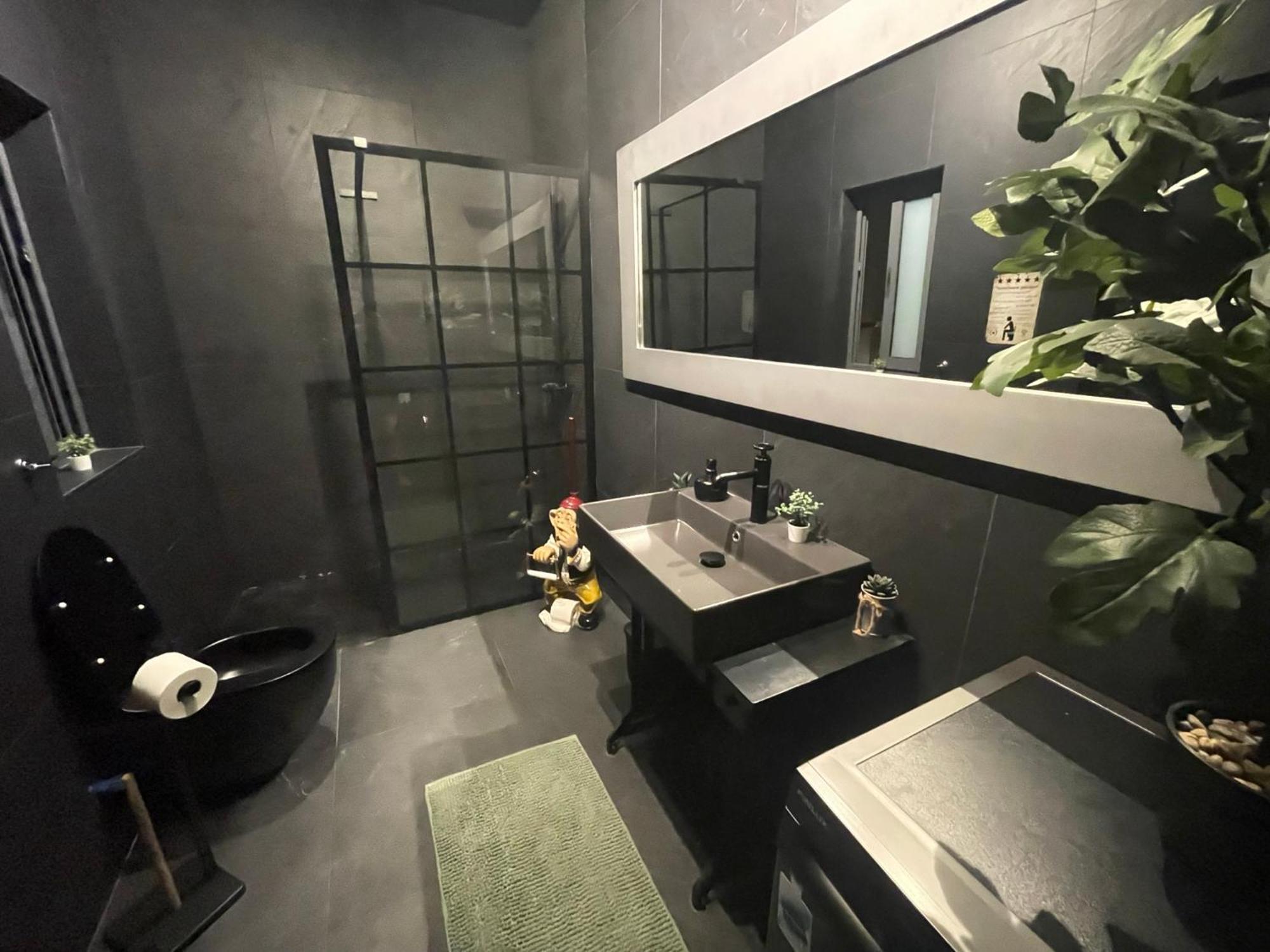 Industrial Charm Apt, Prime Location Apartamento