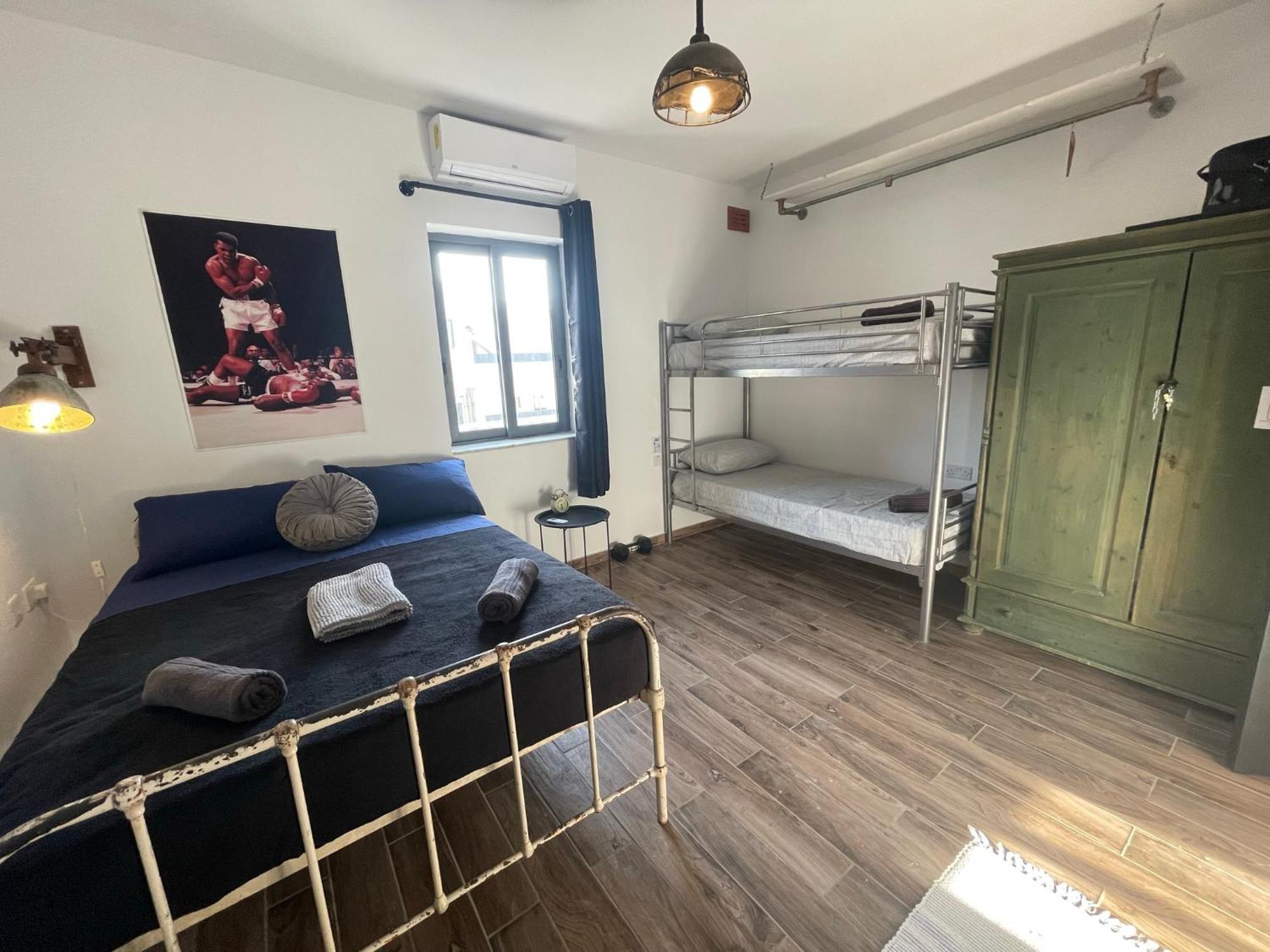 Industrial Charm Apt, Prime Location Apartamento St Paul's Bay