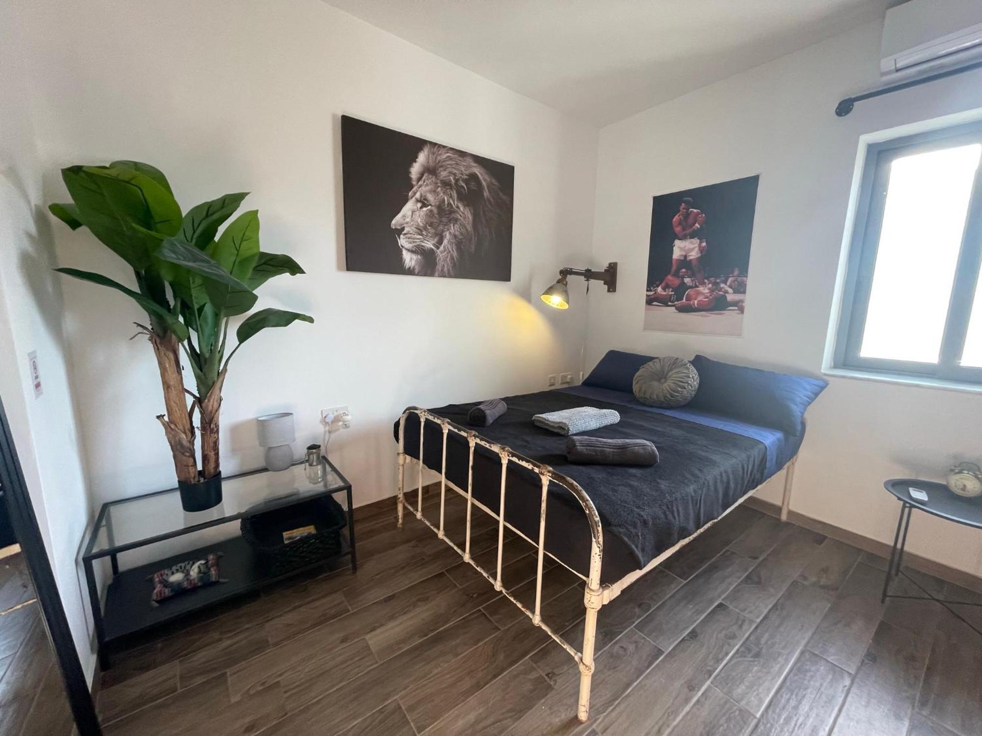 Industrial Charm Apt, Prime Location Apartamento St Paul's Bay