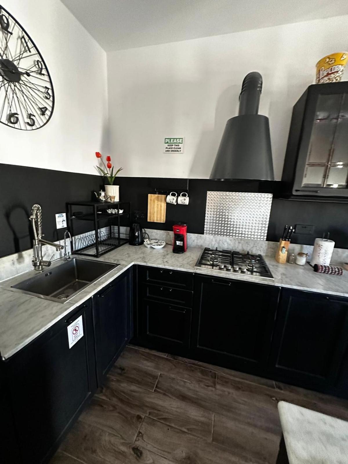 Industrial Charm Apt, Prime Location * St Paul's Bay