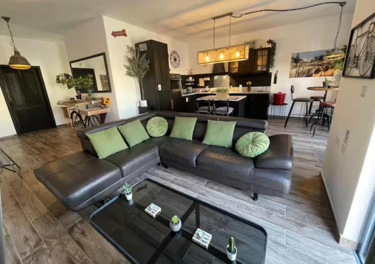 Apartamento Industrial Charm Apt, Prime Location