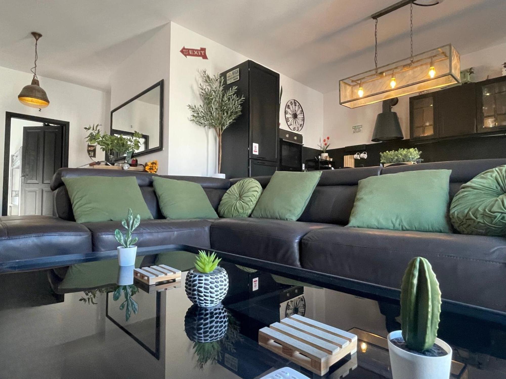 Industrial Charm Apt, Prime Location * St. Paul's Bay
